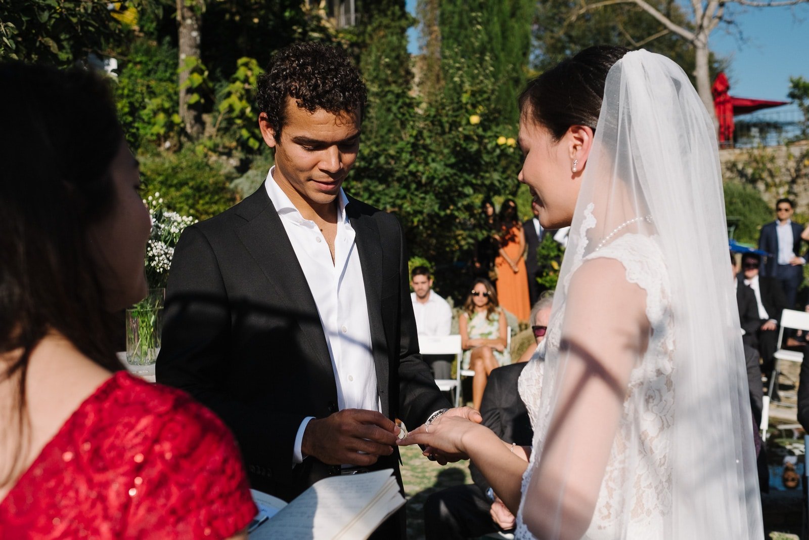 Exchange of rings near the fountain